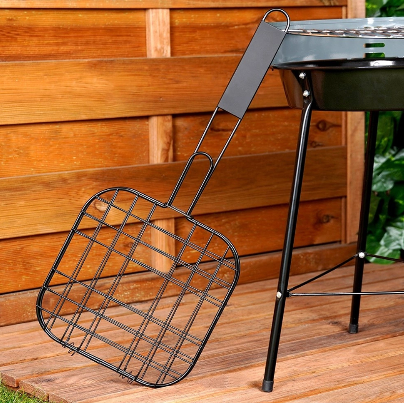 Grotelės mėsai, burgeriams kepti. Nelimpančios ir metalinės - 49x21cm.