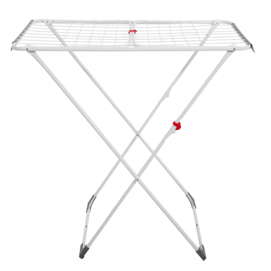 Teleskopinė drabužių džiovyklė su išskleistais sparnais ir pakabintais skalbiniais