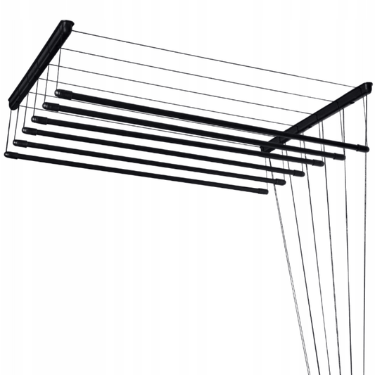 Juoda lubinė skalbinių džiovyklė su 6 strypais, pakabinta vonioje
