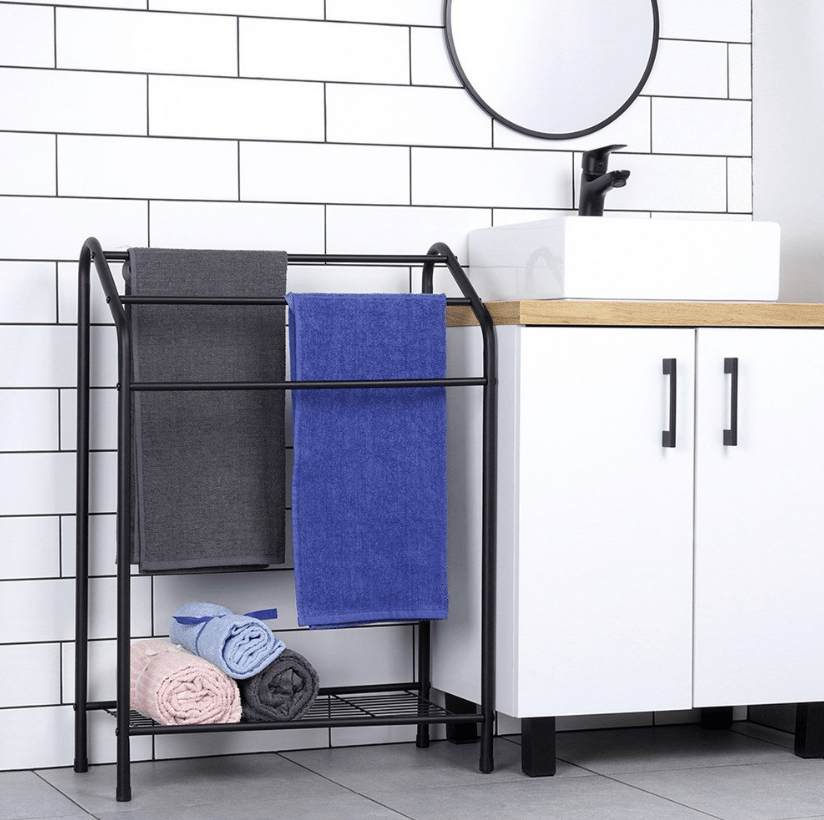 Estetiška ir praktiška juodo metalo kabykla su didesne talpa