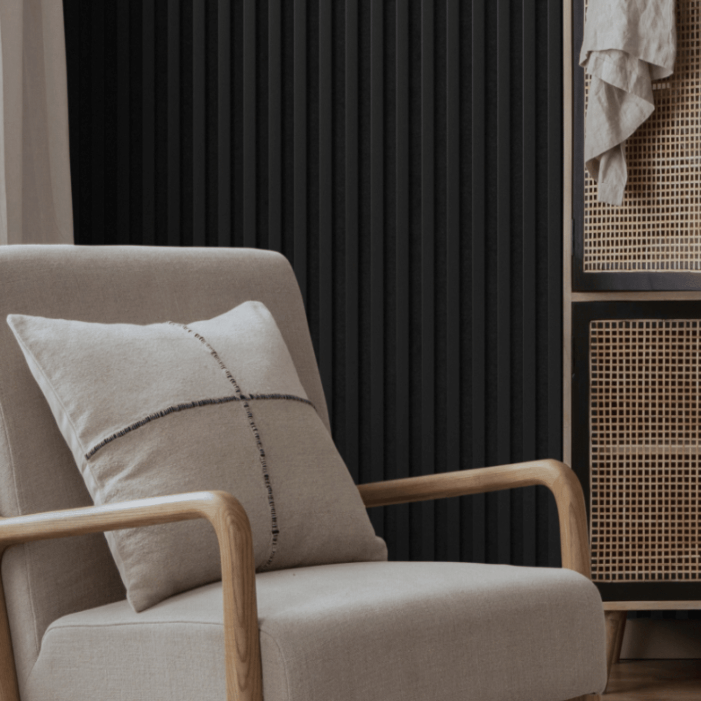 Garso izoliacinės sienų lamelės Stegu BLACK BLACK 1200 × 605 mm ant veltinio pagrindo