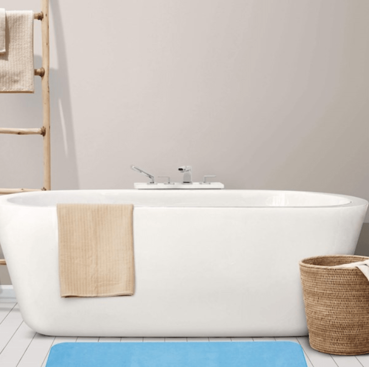 Lengvai valomas diatomito kilimėlis prie dušo kabinos