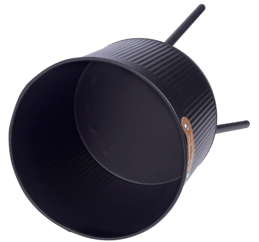 Modernus ir efektyvus metalinis vazonas, puikiai derantis prie bet kokio interjero