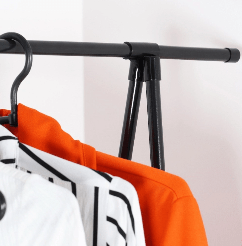 Drabužų kabykla ant ratukų 88x44x160 cm. - LUCA