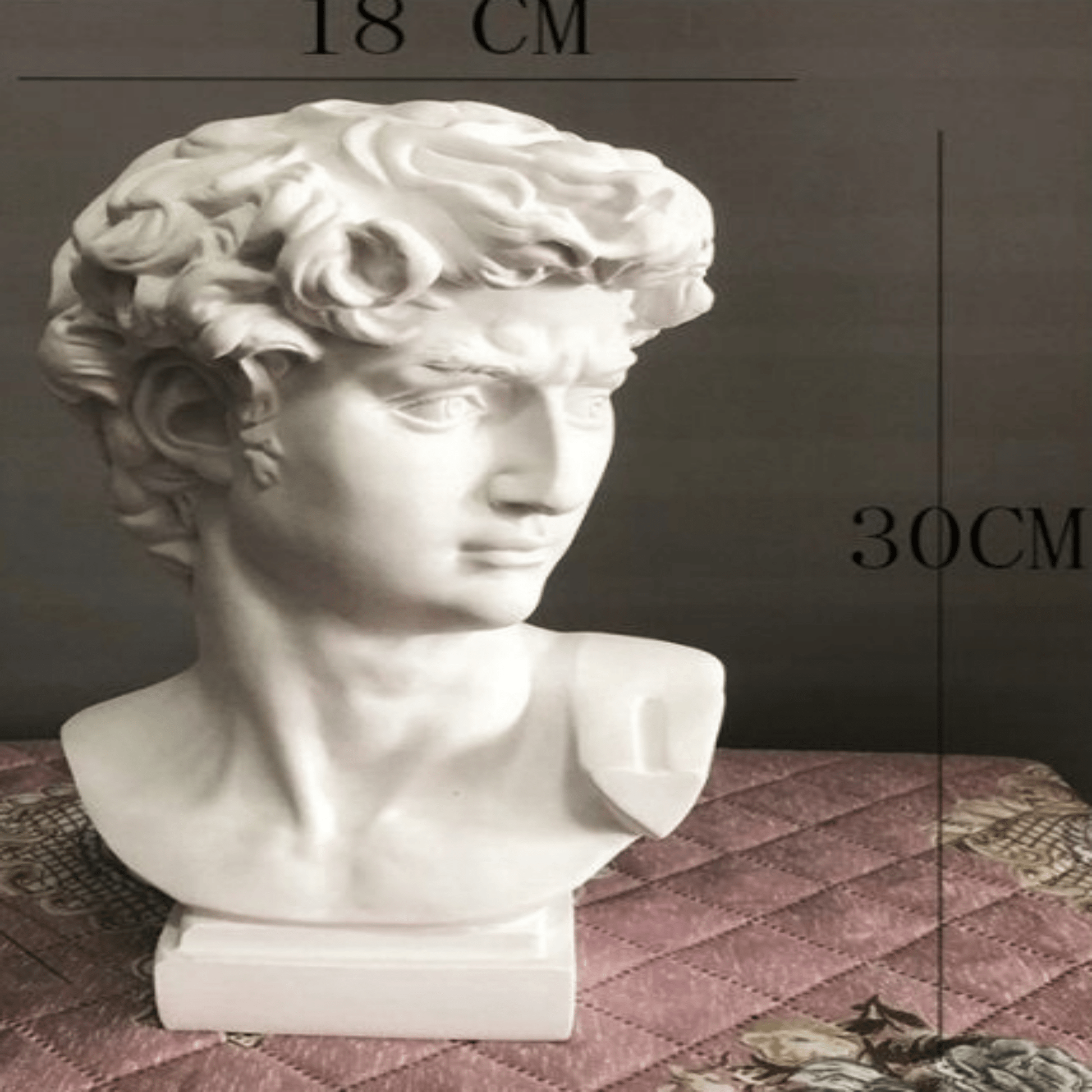 Dekoratyvinė Dovydo galvos statula 30 cm – minimalistinis namų dekoro elementas