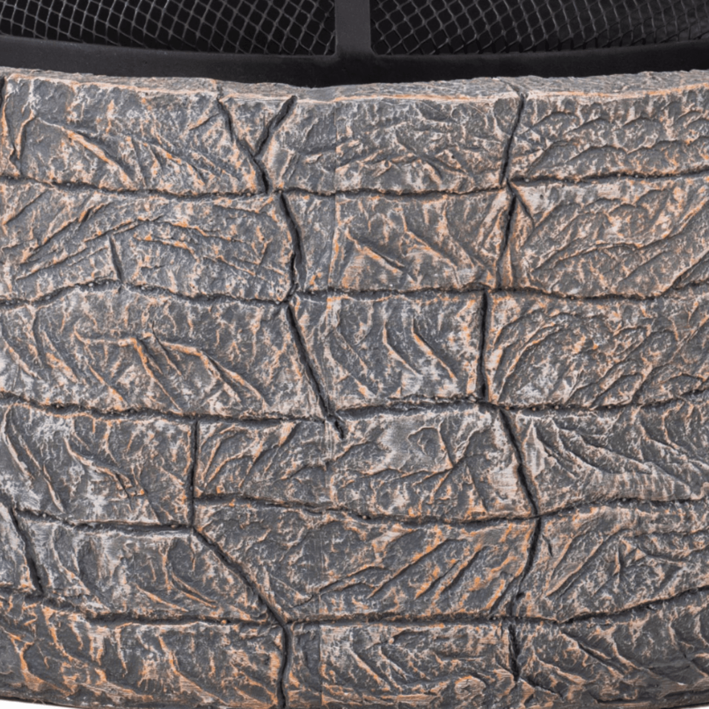 Židinys su paprastu montavimu ir ilgaamžiška plieno/betono konstrukcija