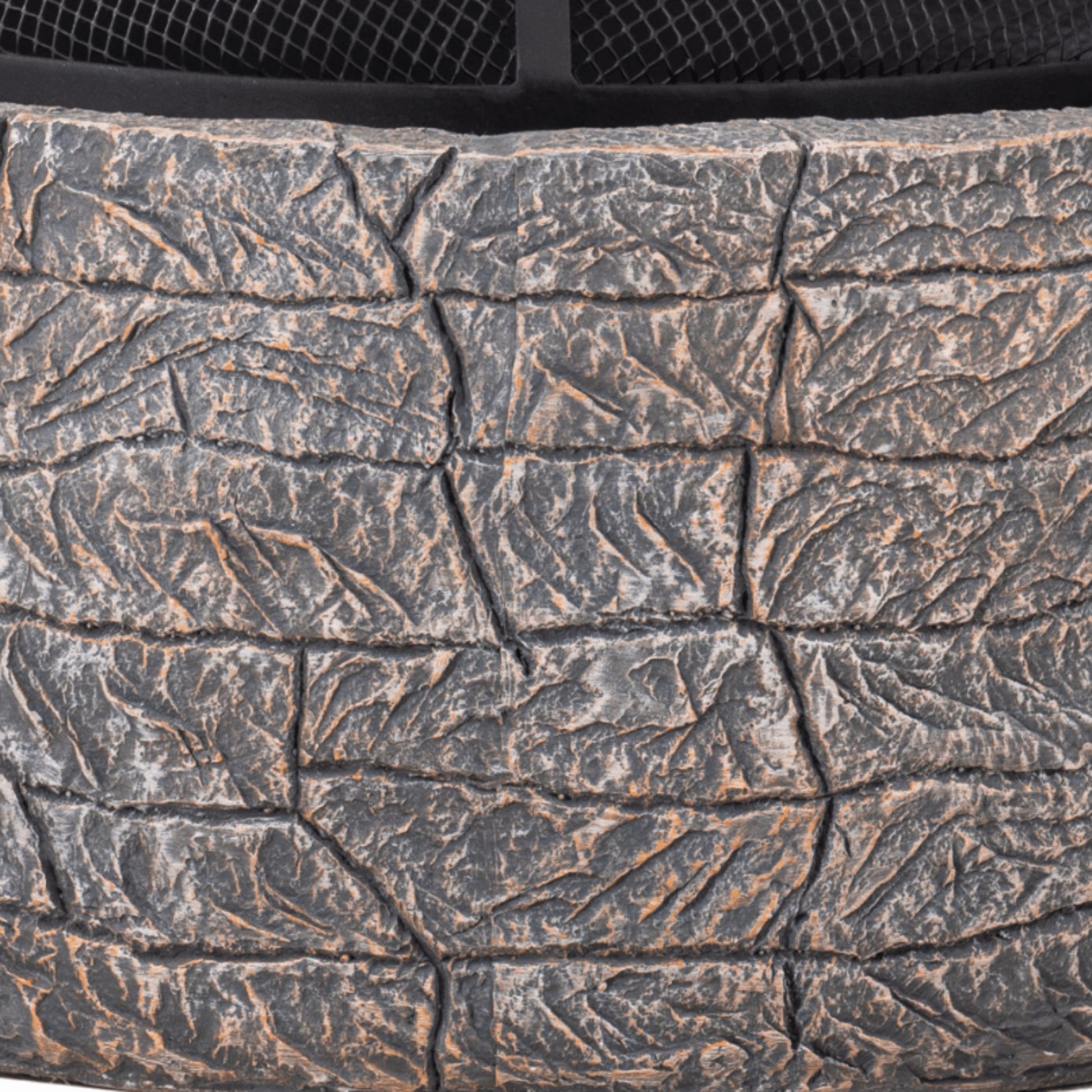 Židinys su paprastu montavimu ir ilgaamžiška plieno/betono konstrukcija